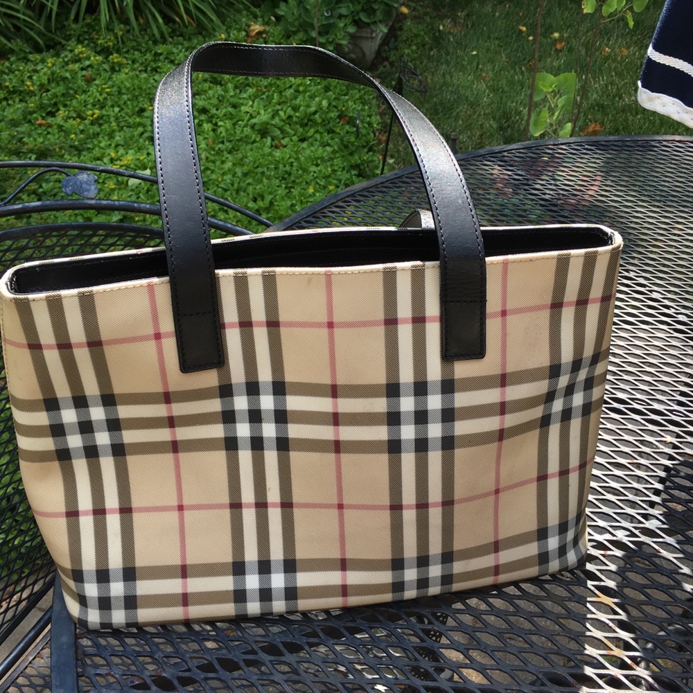 BURBERRY LONDON BAG- CLASSICS